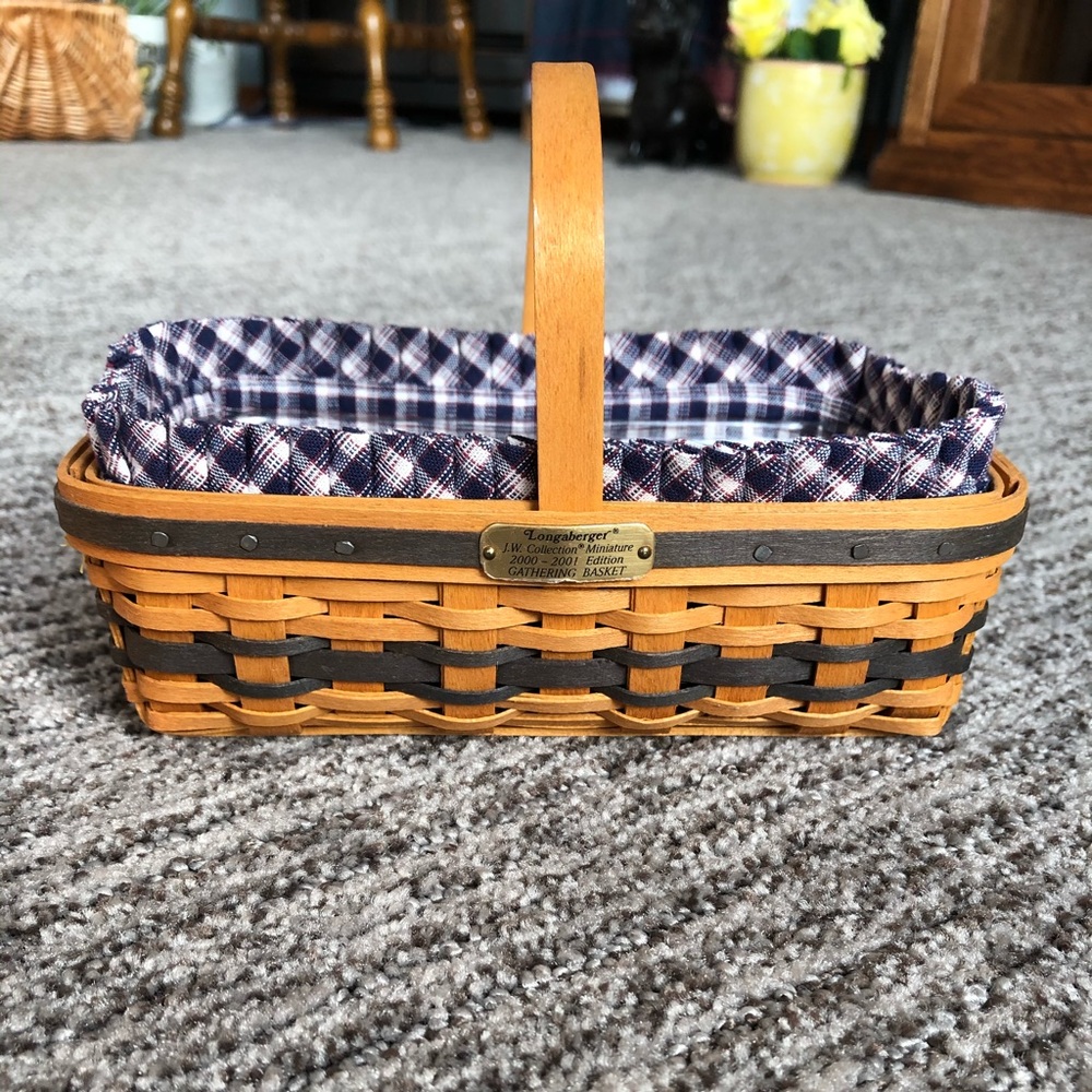 2000-2001 Longaberger Mini Basket